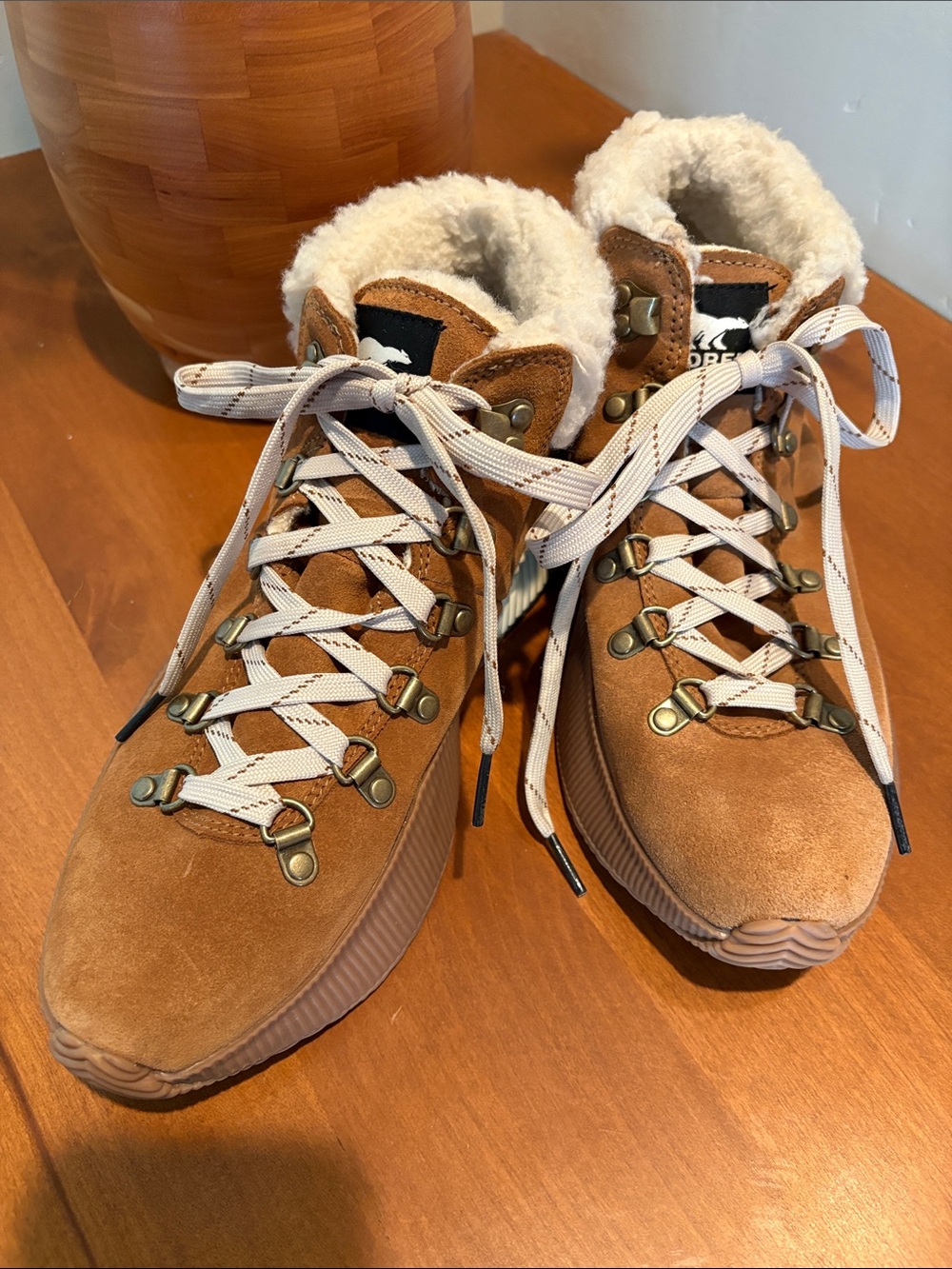 Sorel fur lined boots. Sz 8.5